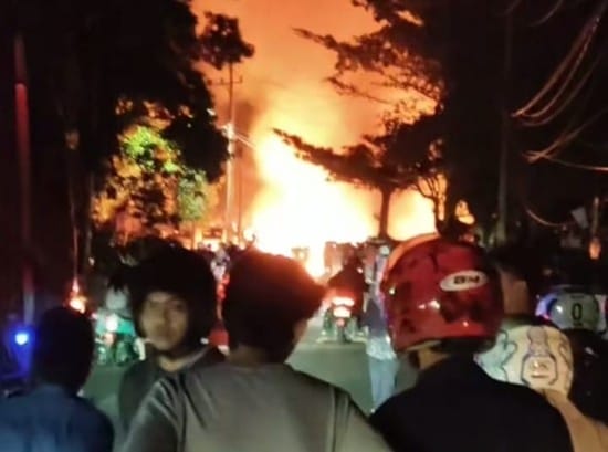 kebakaran-di-sampoddo (1)